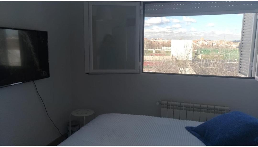 Amplia Habitacion En Vivienda Duplex مدريد المظهر الخارجي الصورة